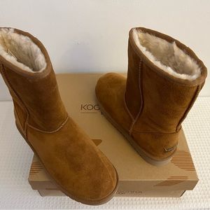 Koolaburra by UGG Classic Short Women's Winter Boots in Chestnut Size 10 In Box